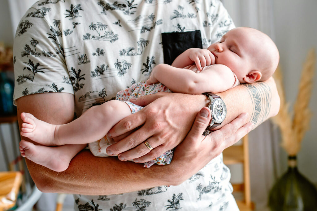 photos de bébé à la maison - photographe naissance bourgoin jallieu - floriane veyrenc